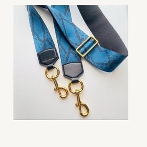 Marc Jacobs strap. NWT. Blue & black, snakeskin print. Webbing.